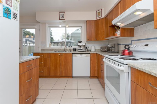 1914 Maple Ave South, Sooke, BC 