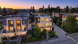 1-1052 Tillicum Rd Esquimalt, BC V9A 2A3