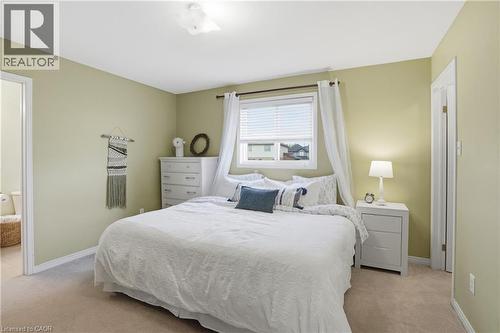 156 Provident Way, Hamilton, ON - Indoor Photo Showing Bedroom