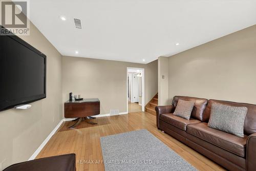 1130 Kennedy Drive, Cornwall, ON - Indoor Photo Showing Living Room