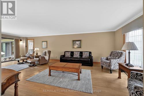 1130 Kennedy Drive, Cornwall, ON - Indoor Photo Showing Living Room