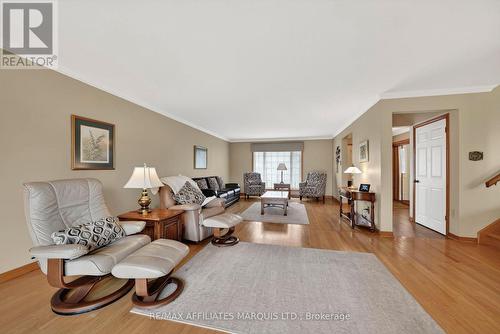 1130 Kennedy Drive, Cornwall, ON - Indoor Photo Showing Living Room