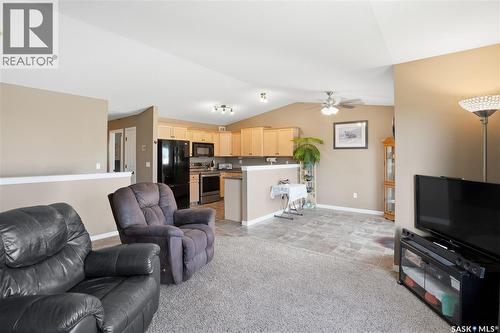 19 4101 Preston Crescent, Regina, SK - Indoor Photo Showing Living Room