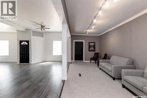 311 F Avenue S, Saskatoon, SK - Indoor