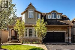 29 GAINES Avenue  Dundas, ON L9H 7M4