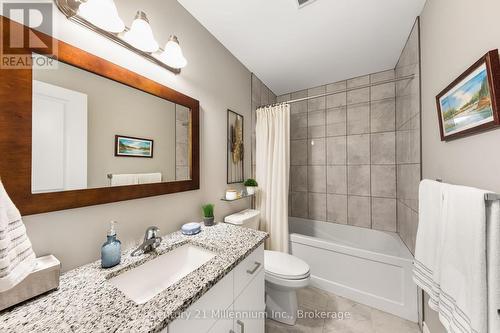 1010 Wright Drive, Midland, ON - Indoor Photo Showing Bathroom