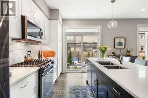 1010 Wright Drive, Midland, ON - Indoor Photo Showing Kitchen With Double Sink With Upgraded Kitchen