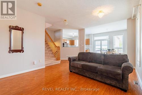 4871 James Austin Drive, Mississauga, ON - Indoor Photo Showing Living Room