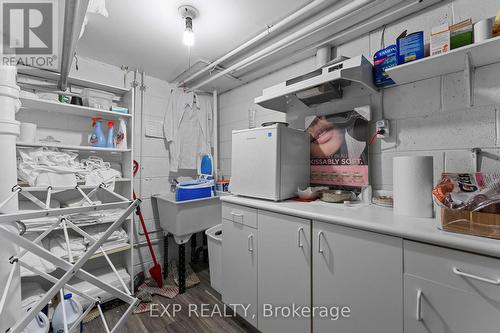 213 Lakeshore Road E, Mississauga, ON - Indoor