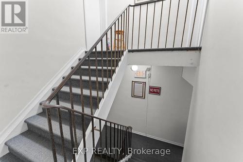 213 Lakeshore Road E, Mississauga, ON - Indoor Photo Showing Other Room