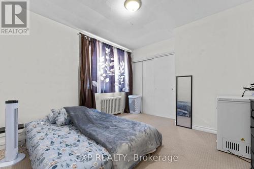 213 Lakeshore Road E, Mississauga, ON - Indoor Photo Showing Bedroom