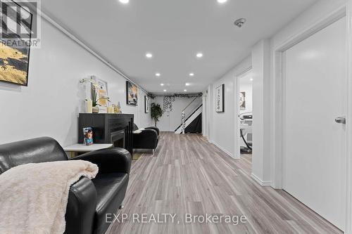 213 Lakeshore Road E, Mississauga, ON - Indoor Photo Showing Other Room