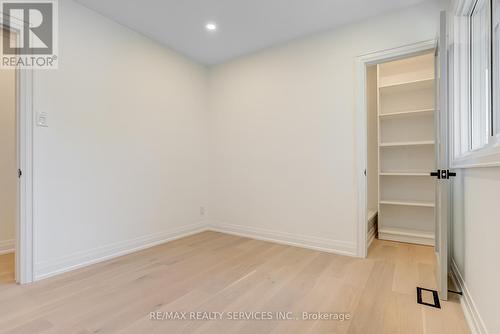 5133 Cherryhill Cres, Burlington, ON - Indoor Photo Showing Other Room