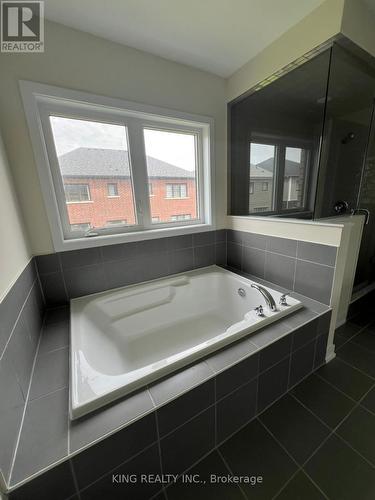 82 Sunflower Crescent, Thorold, ON - Indoor Photo Showing Bathroom
