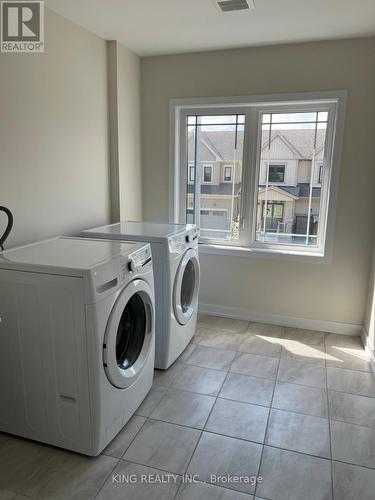 82 Sunflower Crescent, Thorold, ON - Indoor Photo Showing Laundry Room