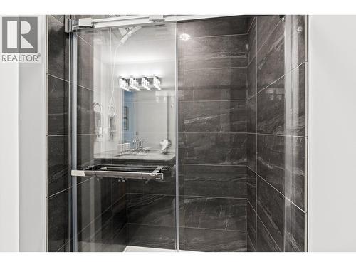 3643 Wild Rose Road, Kelowna, BC - Indoor Photo Showing Bathroom