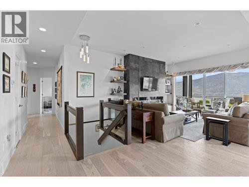 3643 Wild Rose Road, Kelowna, BC - Indoor