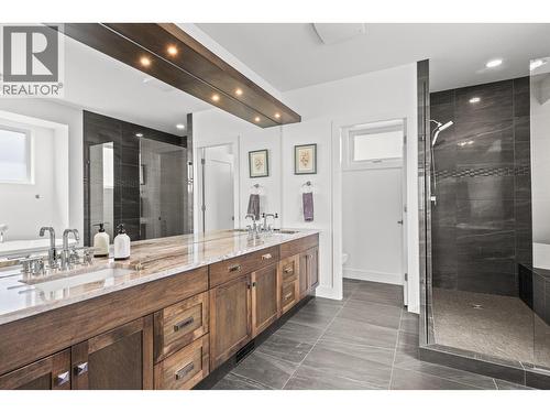 3643 Wild Rose Road, Kelowna, BC - Indoor Photo Showing Bathroom