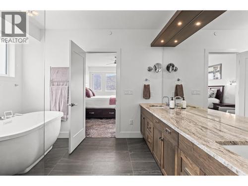 3643 Wild Rose Road, Kelowna, BC - Indoor Photo Showing Bathroom