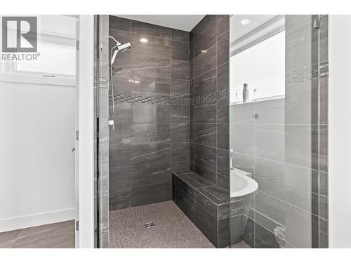 3643 Wild Rose Road, Kelowna, BC - Indoor Photo Showing Bathroom