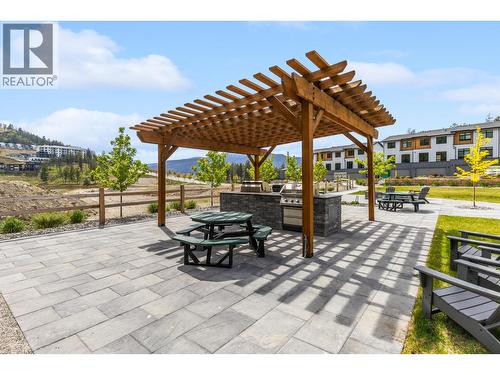 3643 Wild Rose Road, Kelowna, BC - Outdoor With Deck Patio Veranda