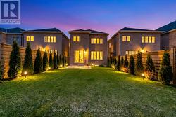 35 PINE HILL CRESCENT Aurora, ON L4G 3Y2
