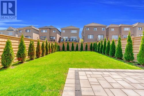 35 PINE HILL CRESCENT  Aurora, ON L4G 3Y2