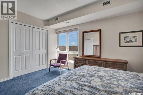 909 902 Spadina Crescent E, Saskatoon, SK - Indoor Photo Showing Bedroom
