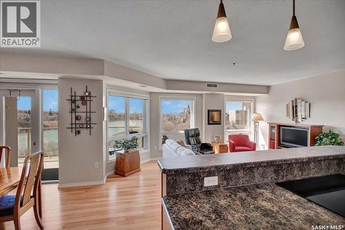 909 902 Spadina Crescent E, Saskatoon, SK - Indoor