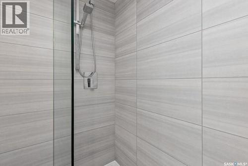 1104 490 2Nd Avenue S, Saskatoon, SK - Indoor Photo Showing Bathroom