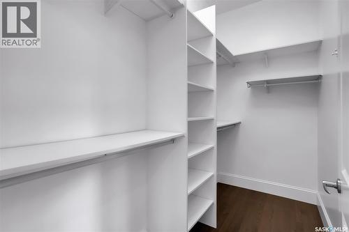 914 Paton Bay, Saskatoon, SK - Indoor With Storage