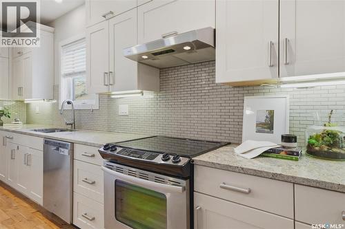 1024 Temperance Street, Saskatoon, SK - Indoor Photo Showing Kitchen With Upgraded Kitchen