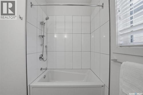 1024 Temperance Street, Saskatoon, SK - Indoor Photo Showing Bathroom
