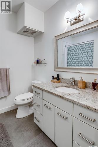 1024 Temperance Street, Saskatoon, SK - Indoor Photo Showing Bathroom