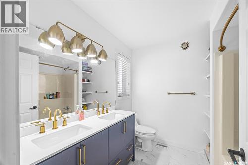 222 Stepney Crescent, Saskatoon, SK - Indoor Photo Showing Bathroom