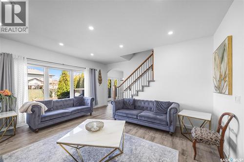 222 Stepney Crescent, Saskatoon, SK - Indoor Photo Showing Living Room