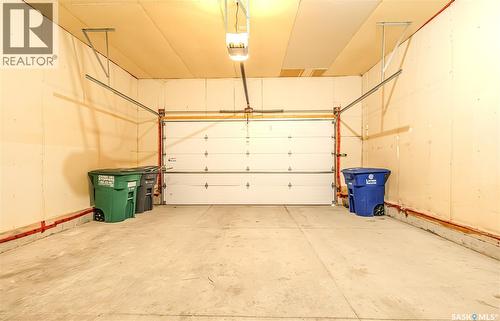 254 Macinnes Street, Saskatoon, SK - Indoor Photo Showing Garage