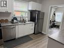 24 East 25Th Street, Hamilton, ON  - Indoor Photo Showing Kitchen 