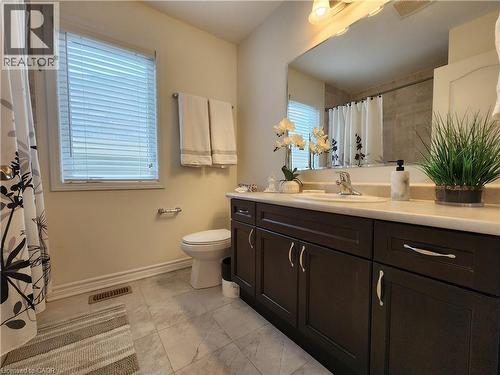 Main bath - 259 Grovehill Crescent, Kitchener, ON - Indoor Photo Showing Bathroom