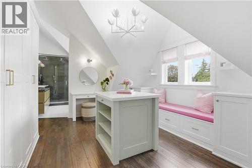 735 George Street, Burlington, ON - Indoor