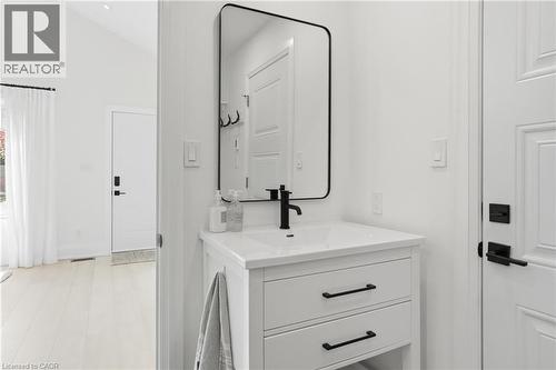 735 George Street, Burlington, ON - Indoor