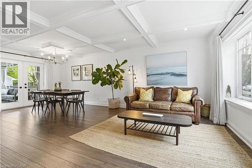 735 George Street, Burlington, ON - Indoor Photo Showing Living Room