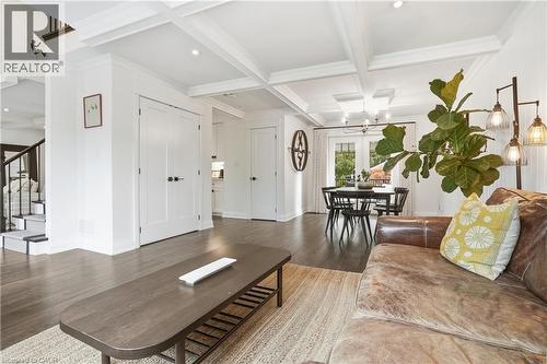 735 George Street, Burlington, ON - Indoor Photo Showing Living Room