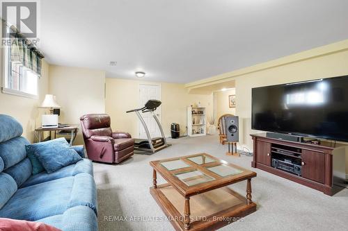 297 Ivan Crescent, Cornwall, ON - Indoor Photo Showing Living Room