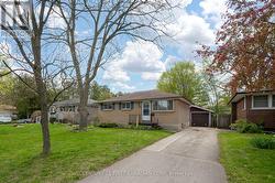 33 STRATHCONA DRIVE  London East (East O), ON N5W 1P7