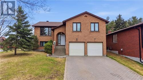 61 Crater Crescent  Sudbury, ON P3E 5Y6