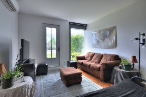Living Room - 114-750 32E Avenue, Montréal (Lachine), QC - Indoor Photo Showing Living Room