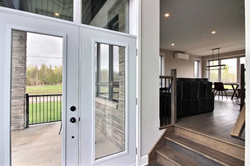 Hall d'entrée/Vestibule - 30 Rue Élizabeth, Saint-André-D'Argenteuil, QC - Indoor Photo Showing Other Room