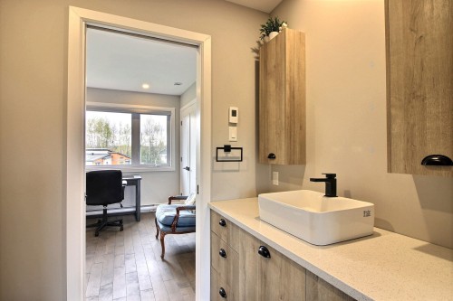 Salle de bains - 30 Rue Élizabeth, Saint-André-D'Argenteuil, QC - Indoor Photo Showing Bathroom