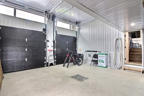 Garage - 30 Rue Élizabeth, Saint-André-D'Argenteuil, QC - Indoor Photo Showing Garage